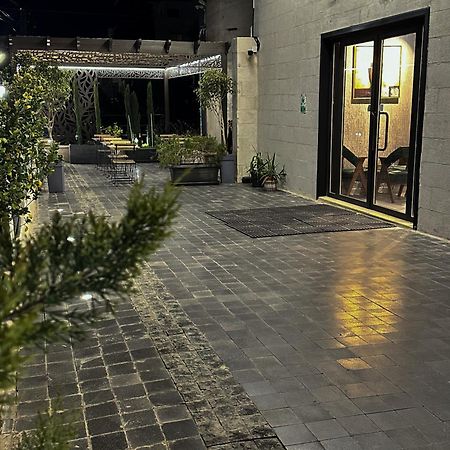 Diamond Hotel Аман Екстериор снимка
