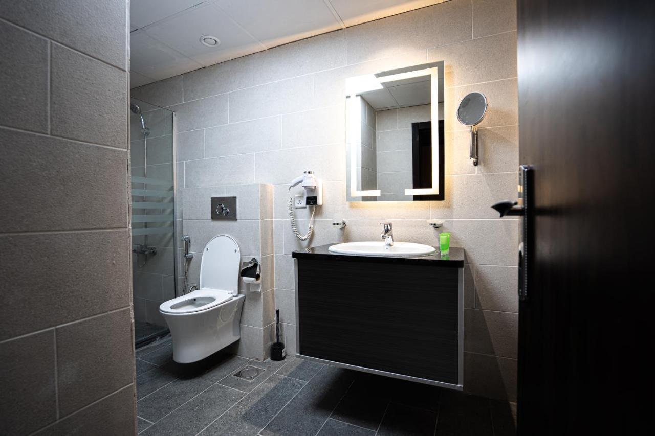 Diamond Hotel Аман Екстериор снимка