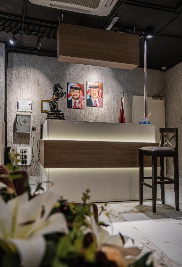 Diamond Hotel Аман Екстериор снимка