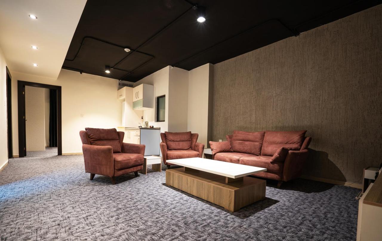Diamond Hotel Аман Екстериор снимка