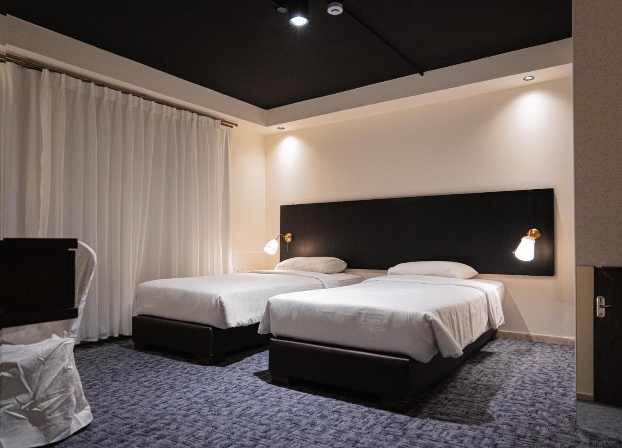 Diamond Hotel Аман Екстериор снимка