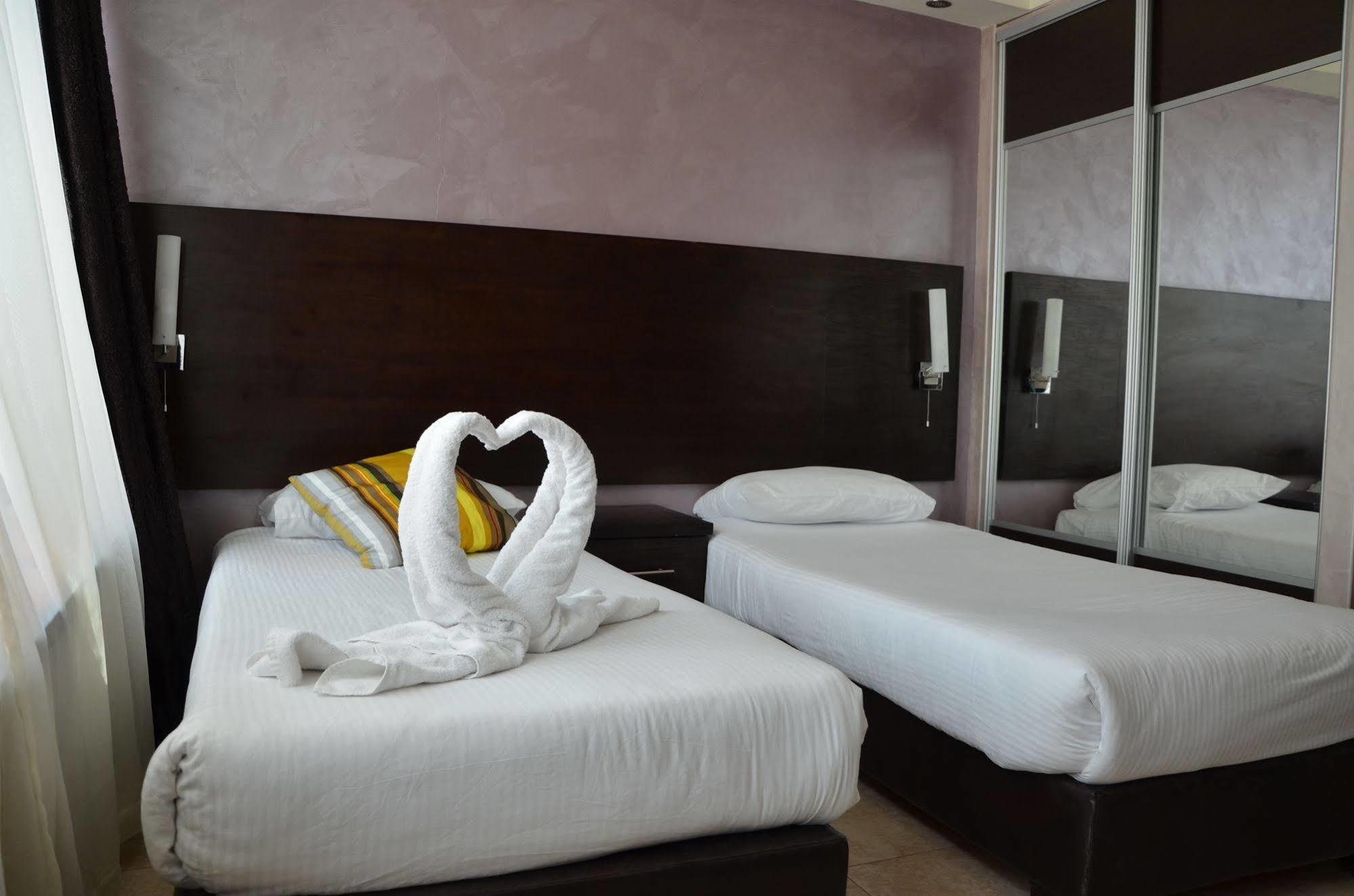 Diamond Hotel Аман Екстериор снимка