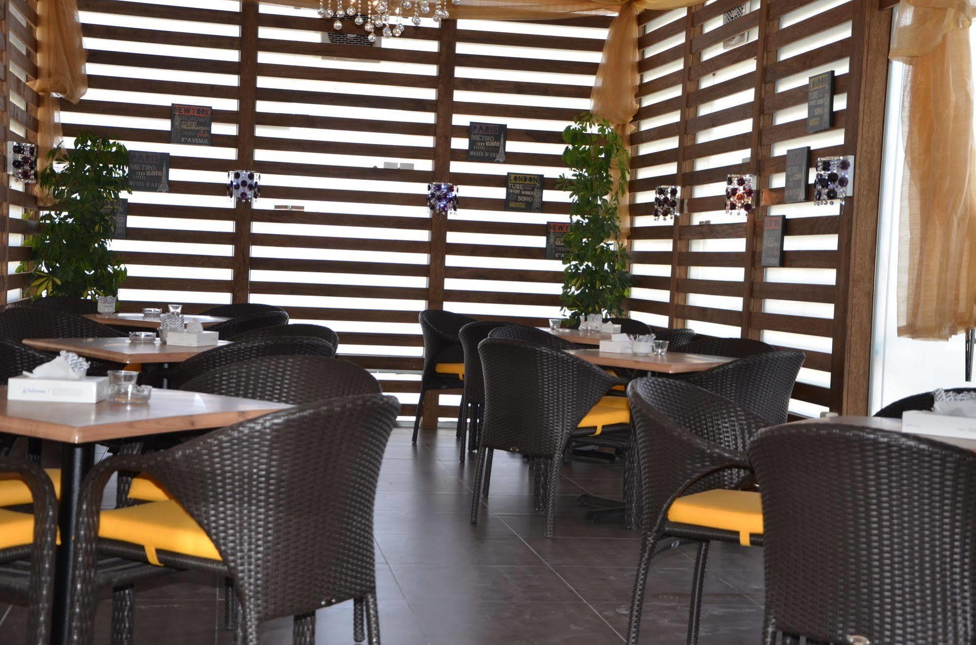 Diamond Hotel Аман Екстериор снимка